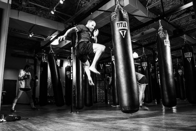 Czy można trenować sporty walki samemu?